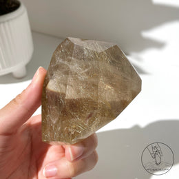 金髮晶隨形
