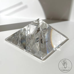 白水晶金字塔