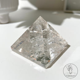 白水晶金字塔