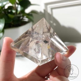 茶晶金字塔