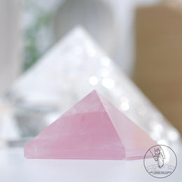 粉晶金字塔