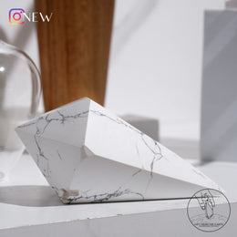 雙尖白松石