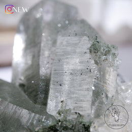 喜馬拉雅綠幽靈晶簇金髮晶共生