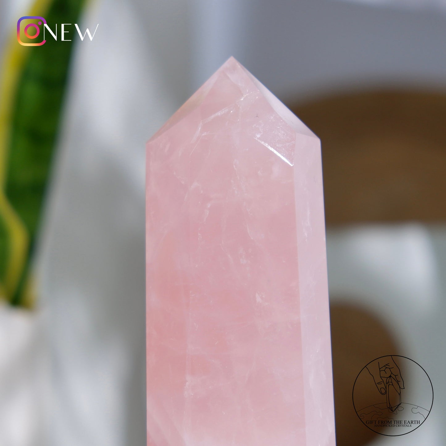 莫桑比克粉晶柱