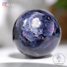 堇青石球草莓晶共生