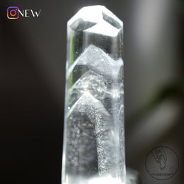 藍針白水晶柱白幽靈金字塔共生