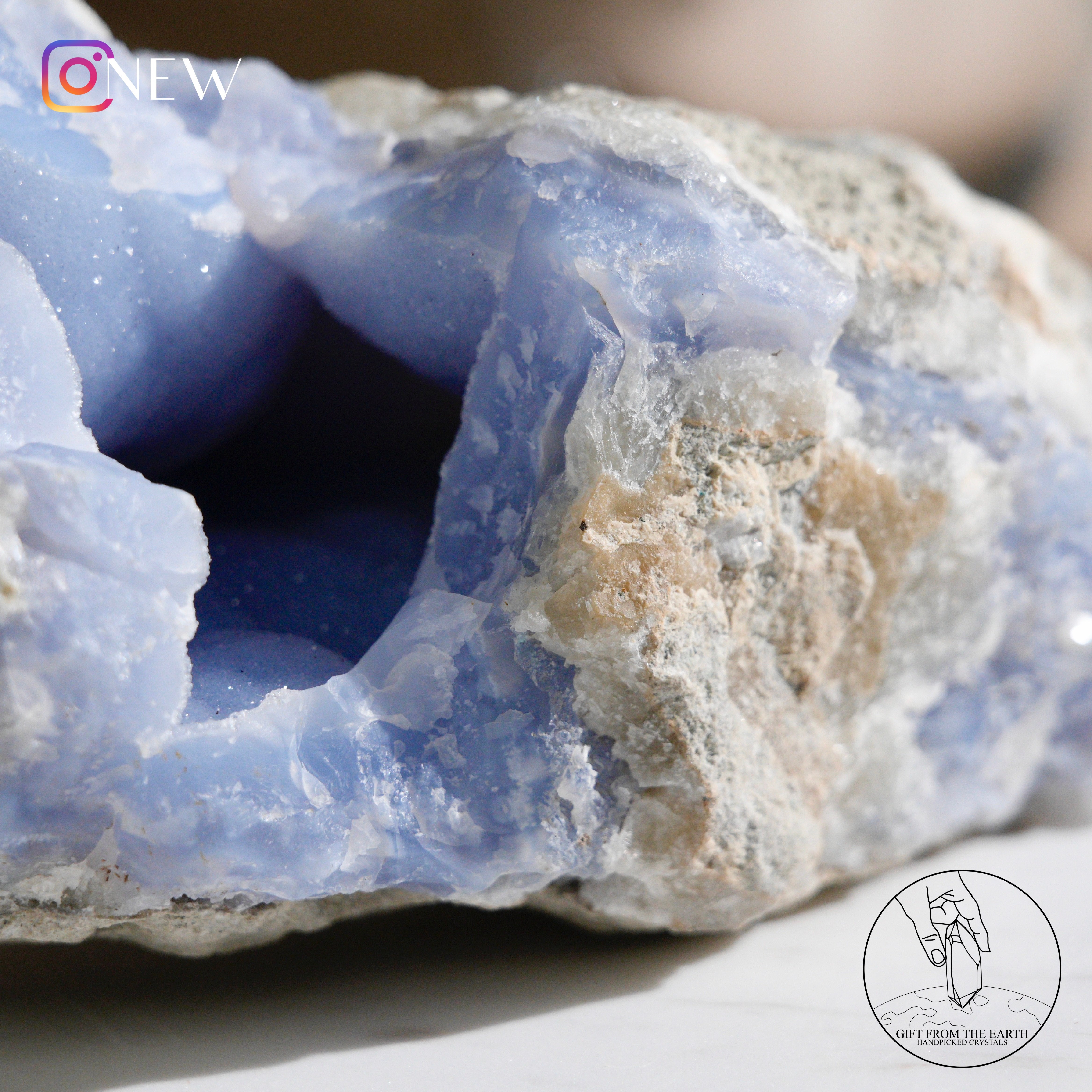 藍紋瑪瑙原石– GFE Handpicked Crystals