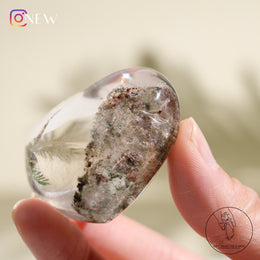 晶中晶白水晶心幽靈共生