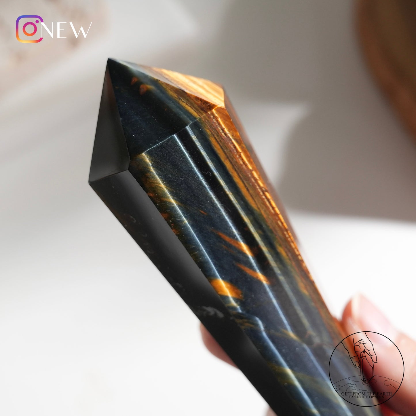 Blue-yellow tiger’s eye wand