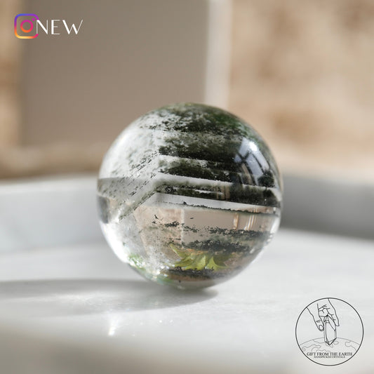 Multi-layered green phantom quartz sphere