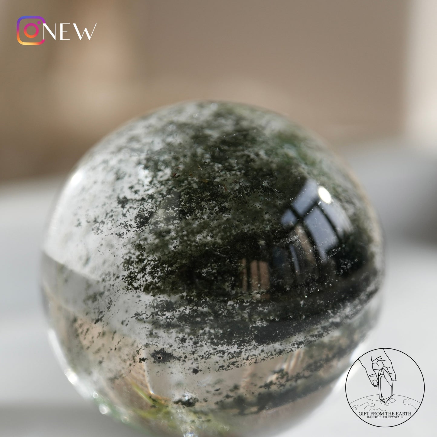 Multi-layered green phantom quartz sphere