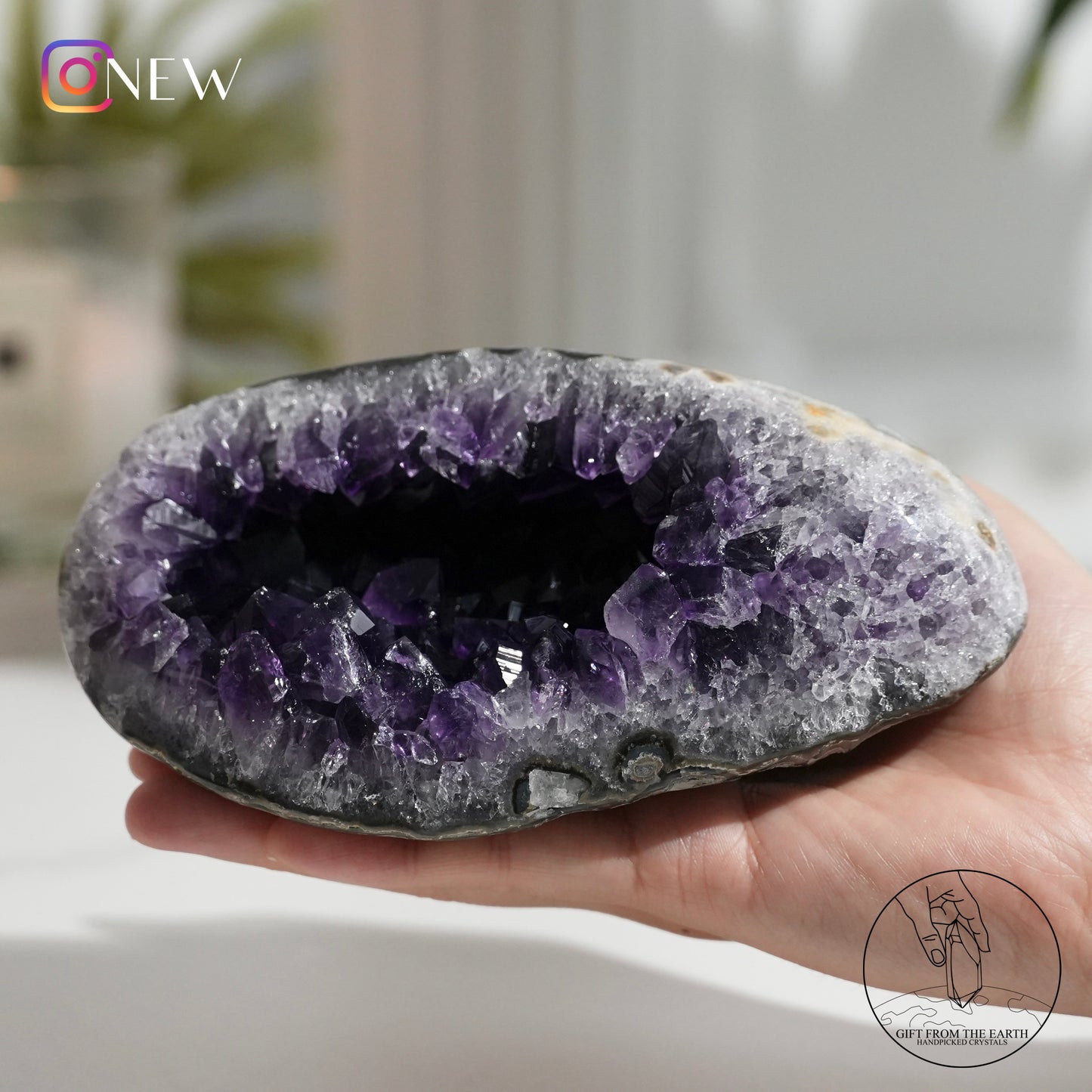 Amethyst geode