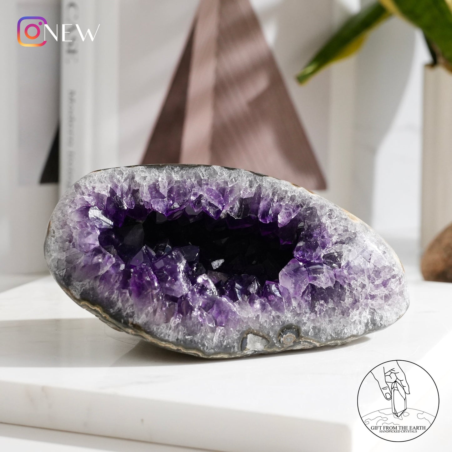 Amethyst geode