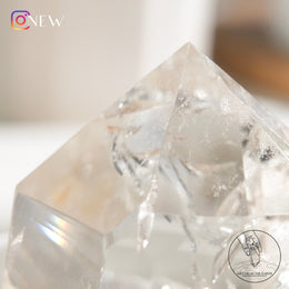 半打磨藍針白水晶柱