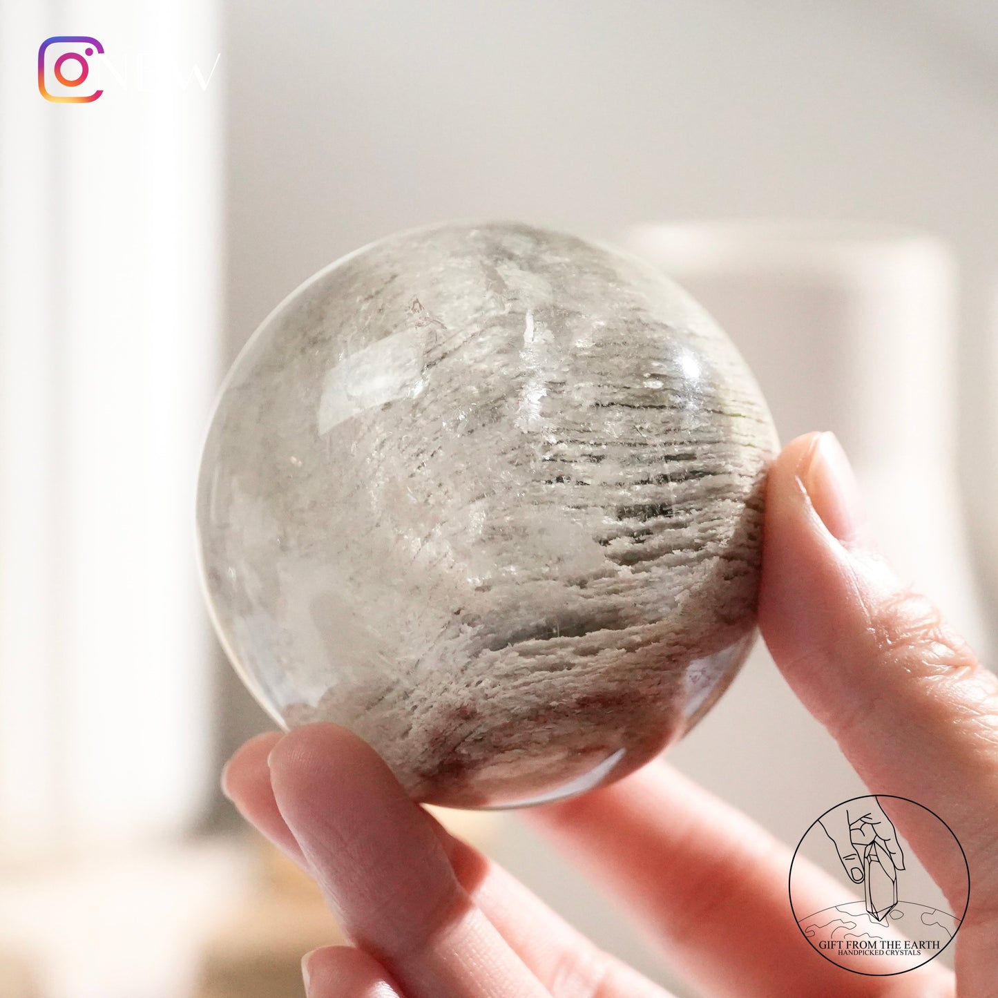 Multi-layered white phantom quartz sphere