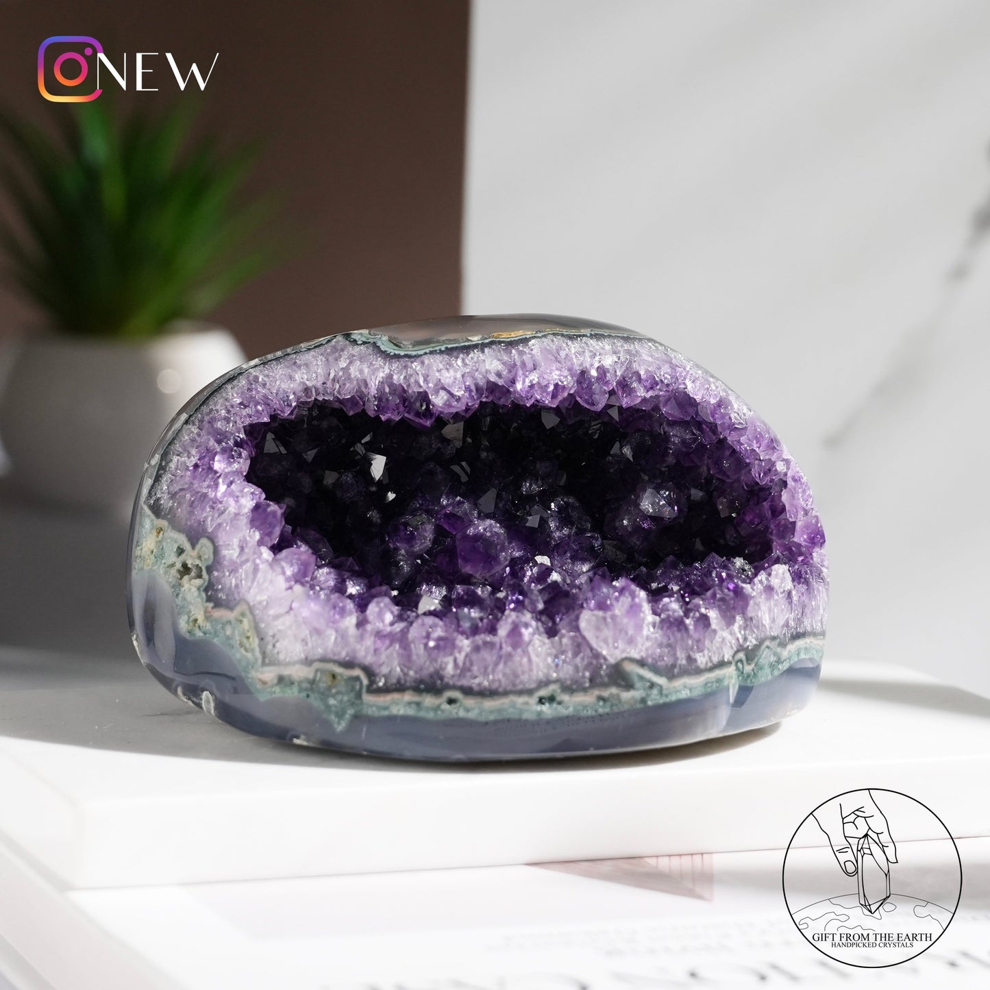 Amethyst geode