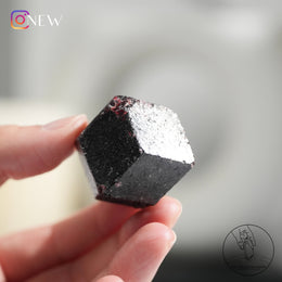 Garnet Raw Stone