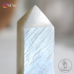 白月亮石柱