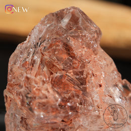 紅泥骸骨水晶
