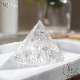 白水晶六角金字塔