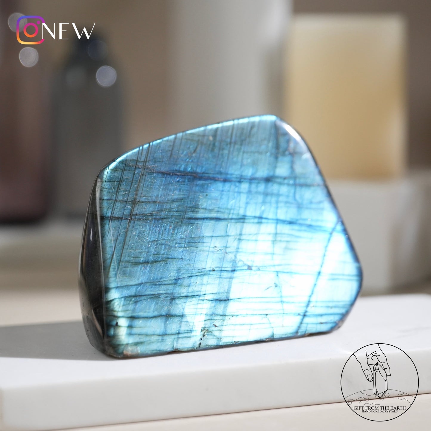 Blue flash labradorite