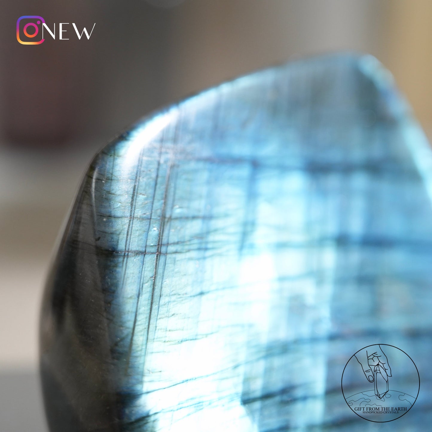 Blue flash labradorite