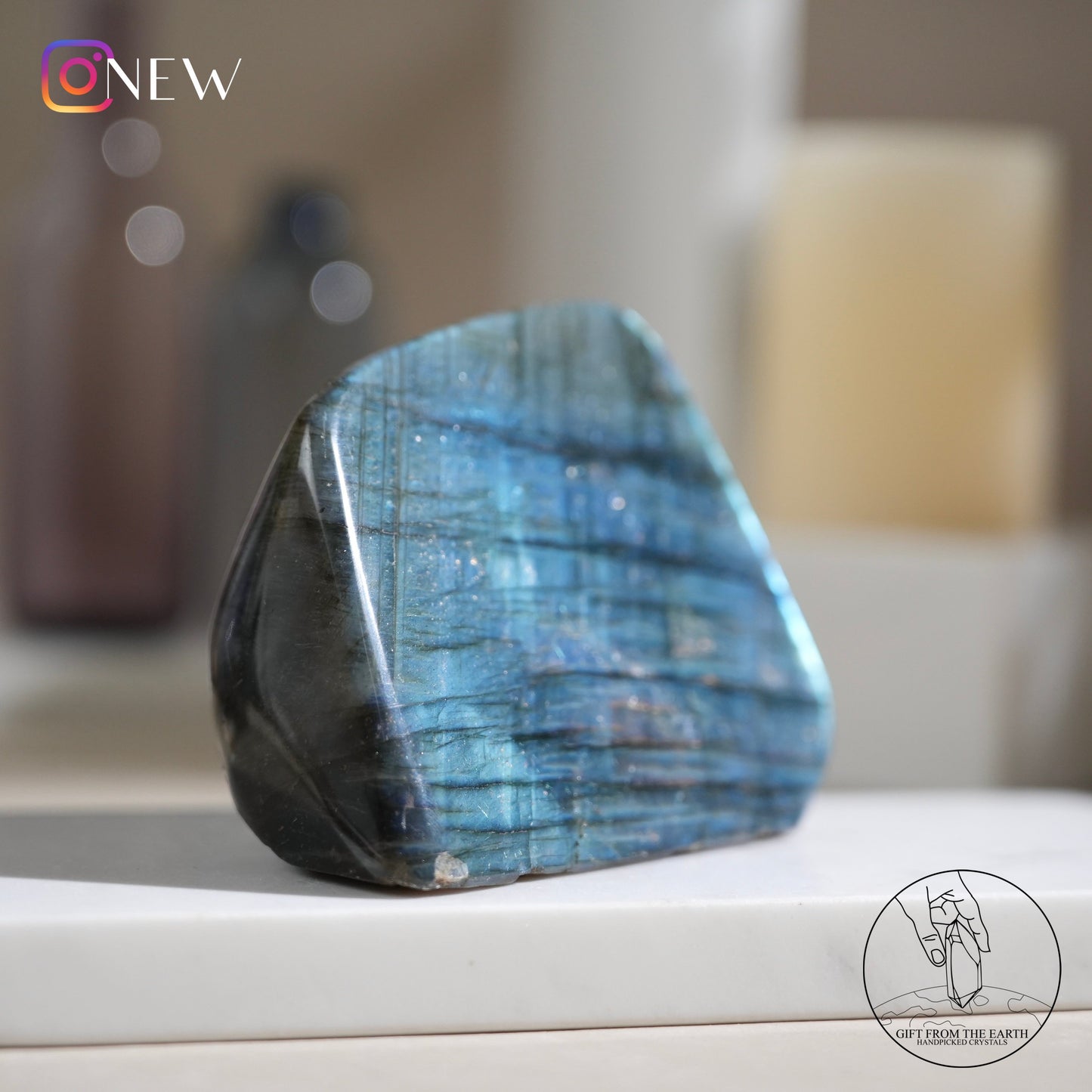 Blue flash labradorite