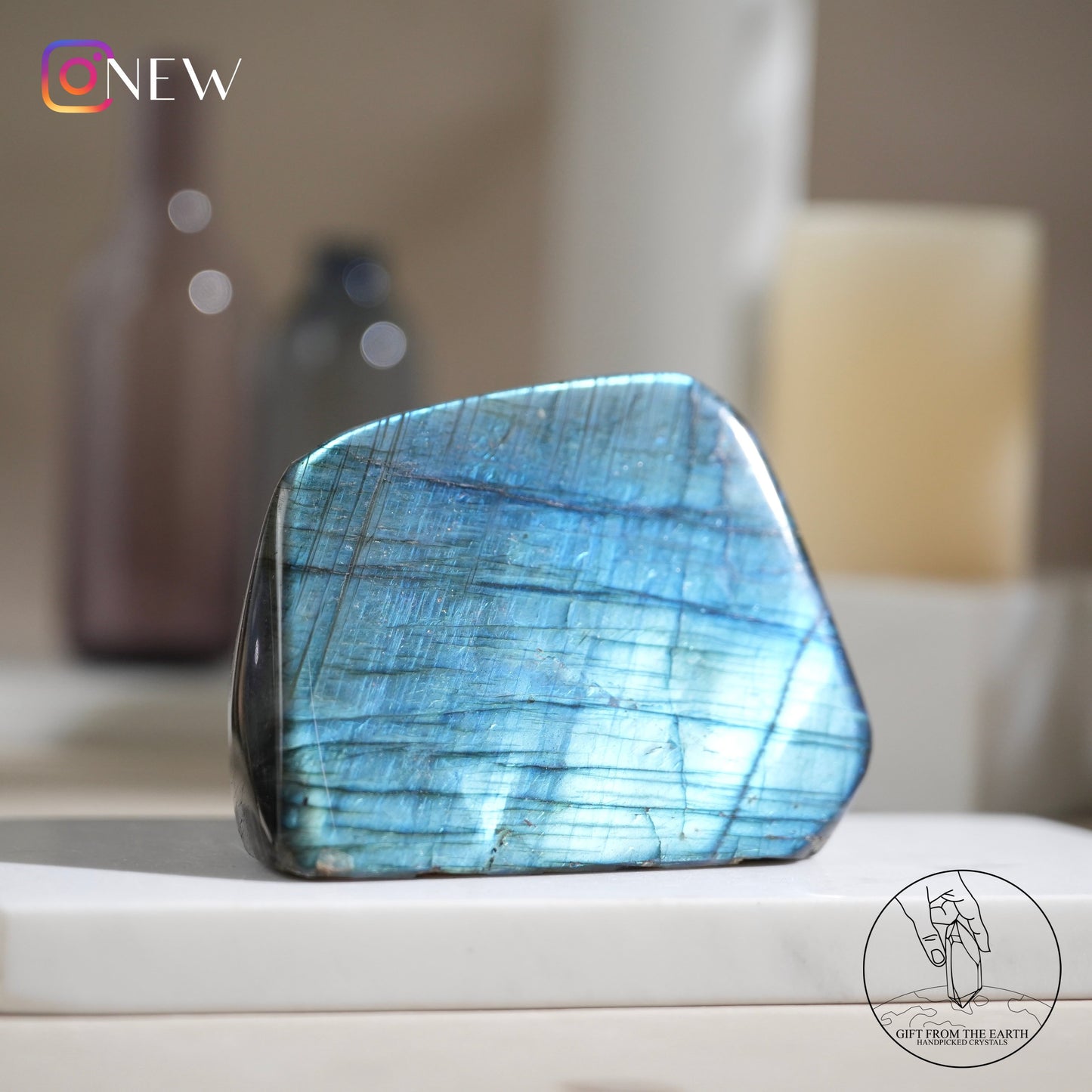 Blue flash labradorite