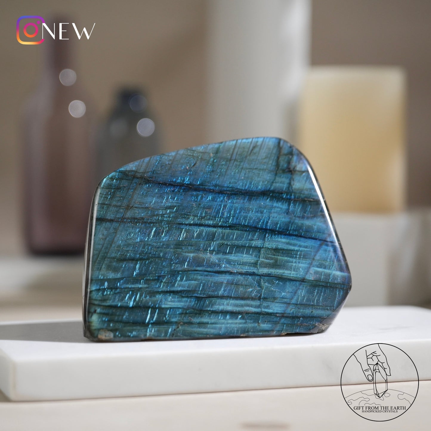 Blue flash labradorite