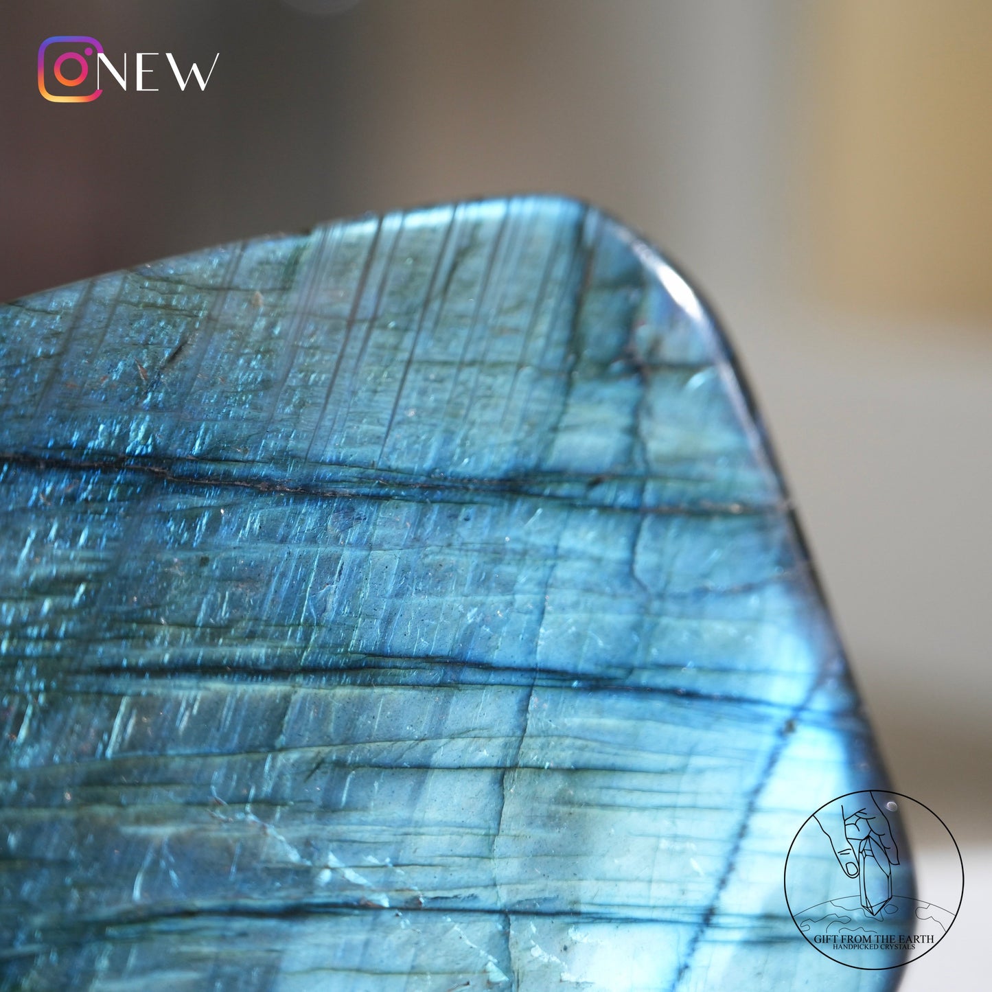 Blue flash labradorite