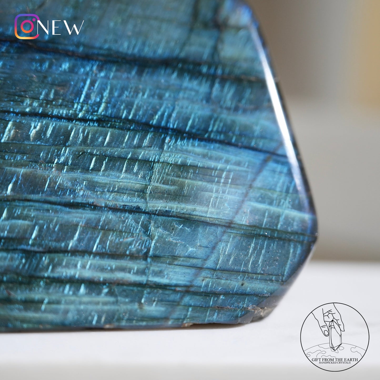 Blue flash labradorite