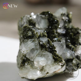 土耳其綠簾石白水晶共生