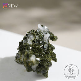 土耳其綠簾石白水晶共生