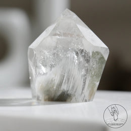 白兔毛水晶柱