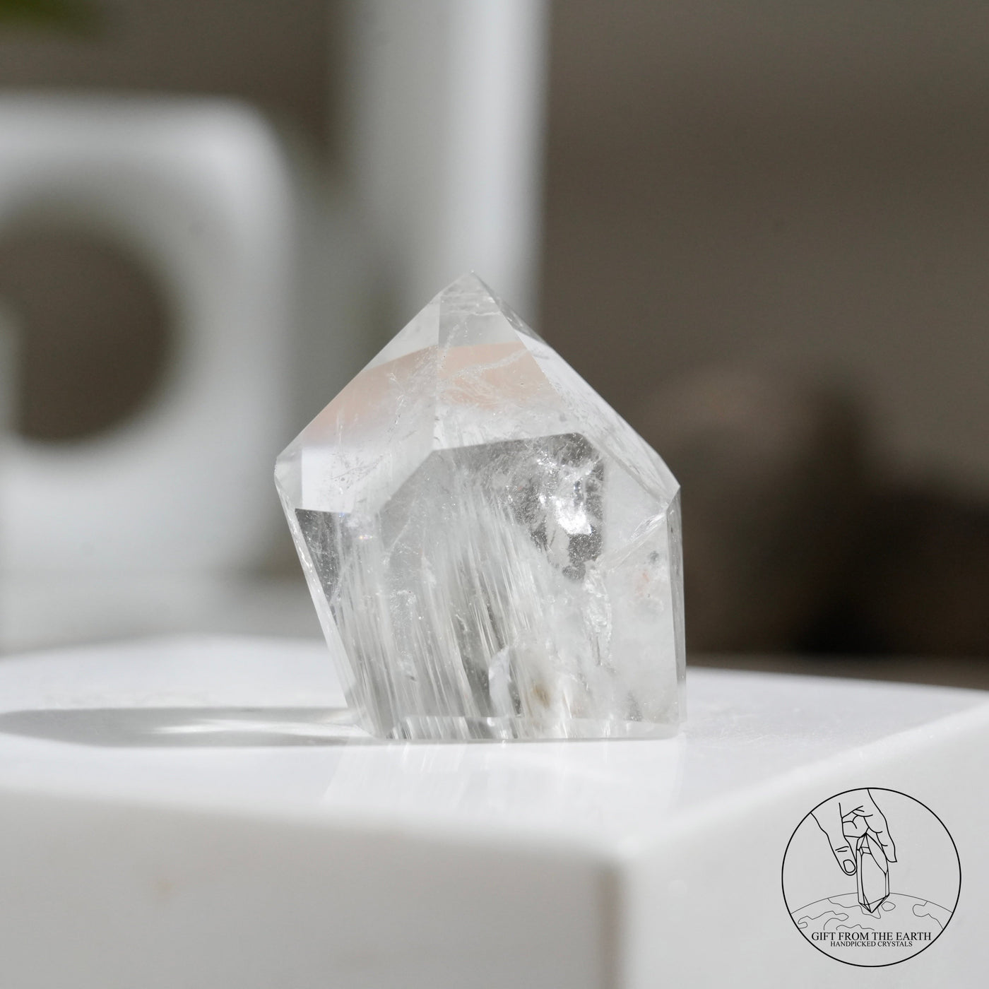 白兔毛水晶柱