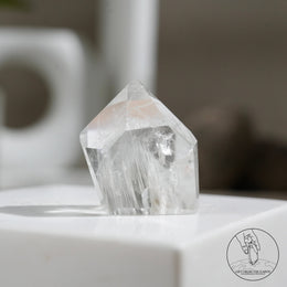 白兔毛水晶柱