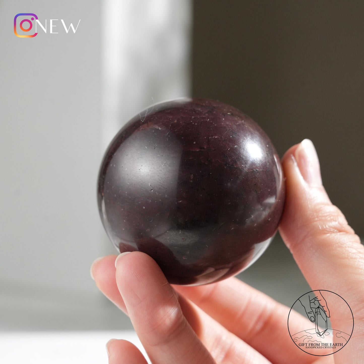 Starry garnet sphere