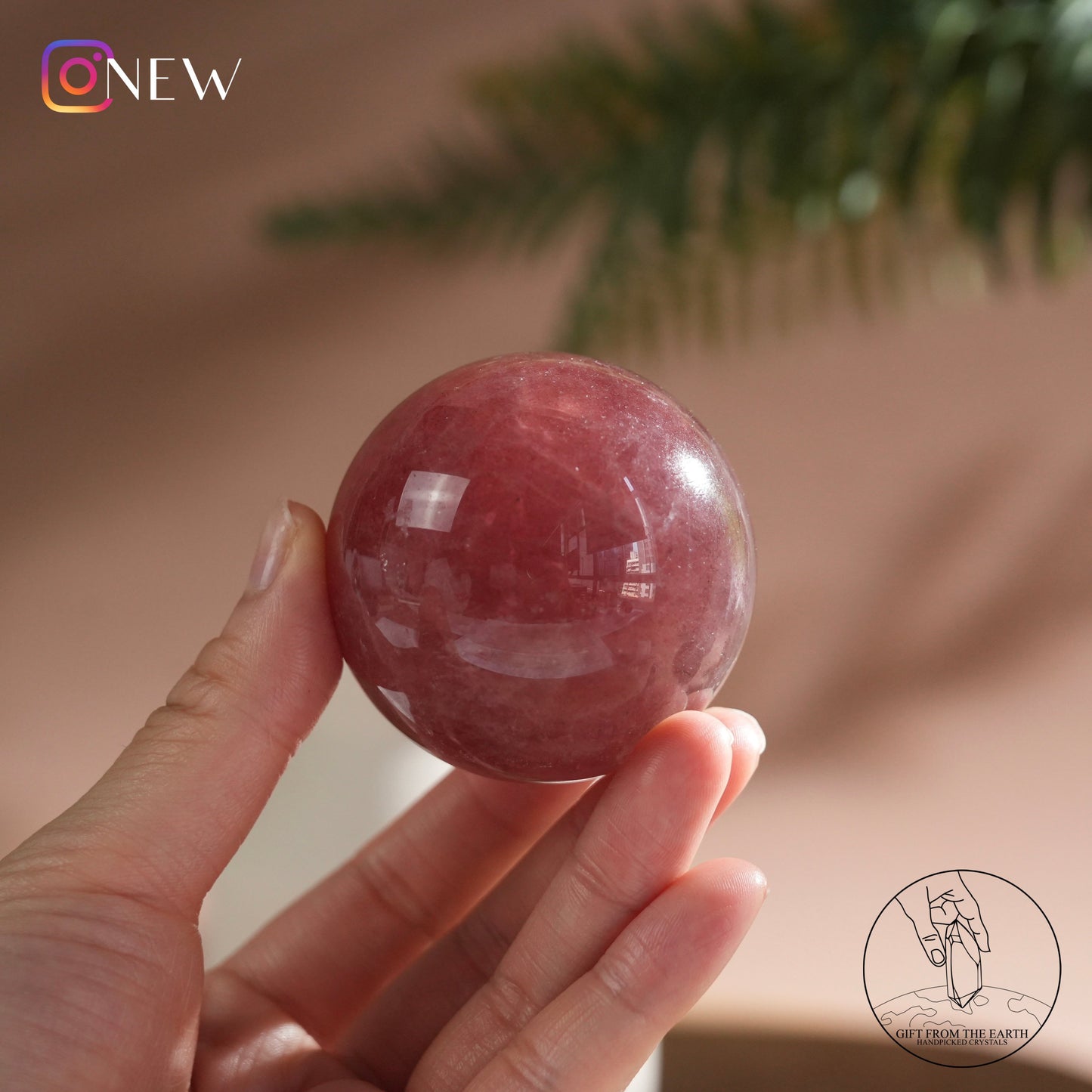 Stberry quartz sphere