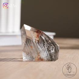 白兔毛水晶隨形灰紅幽靈共生
