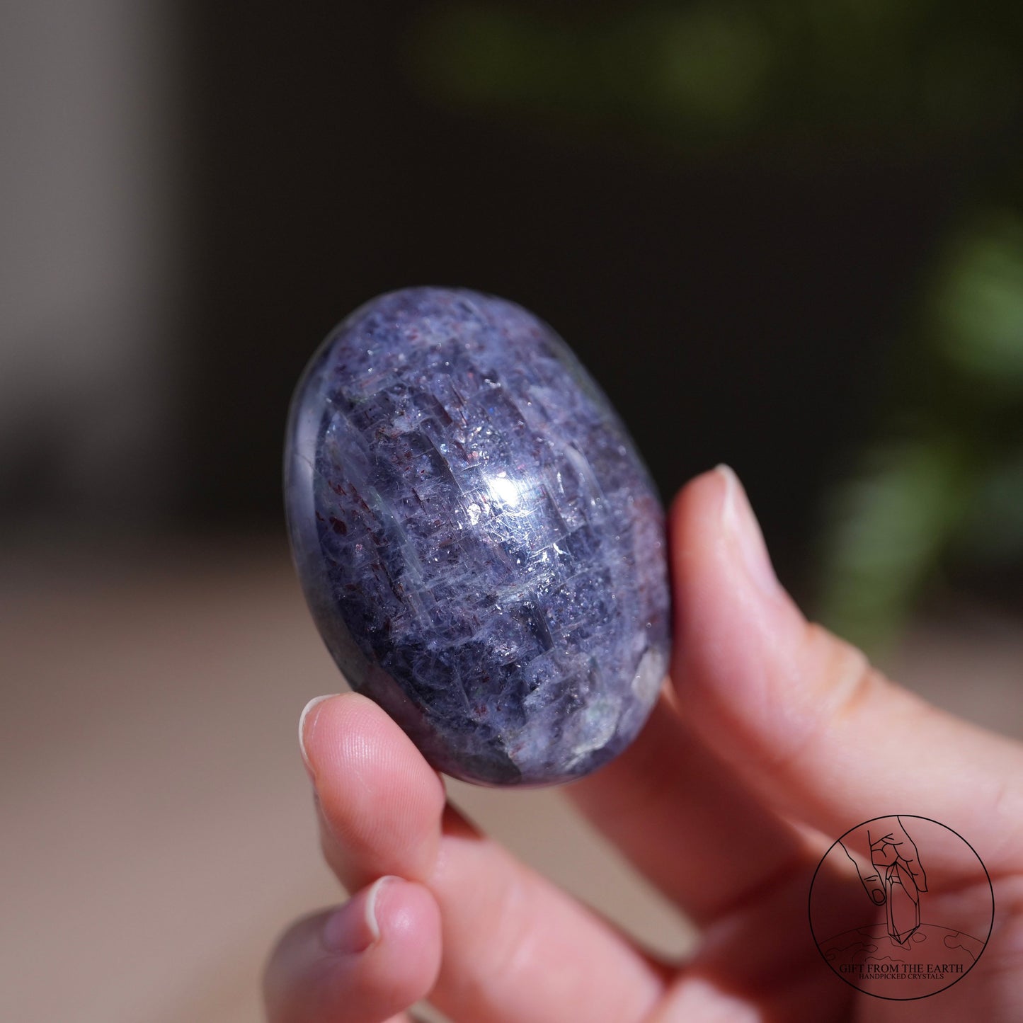 Iolite with stberry quartz