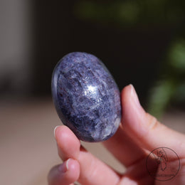 堇青石草莓晶共生