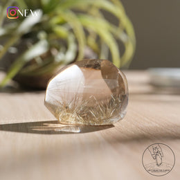 金髮晶隨形