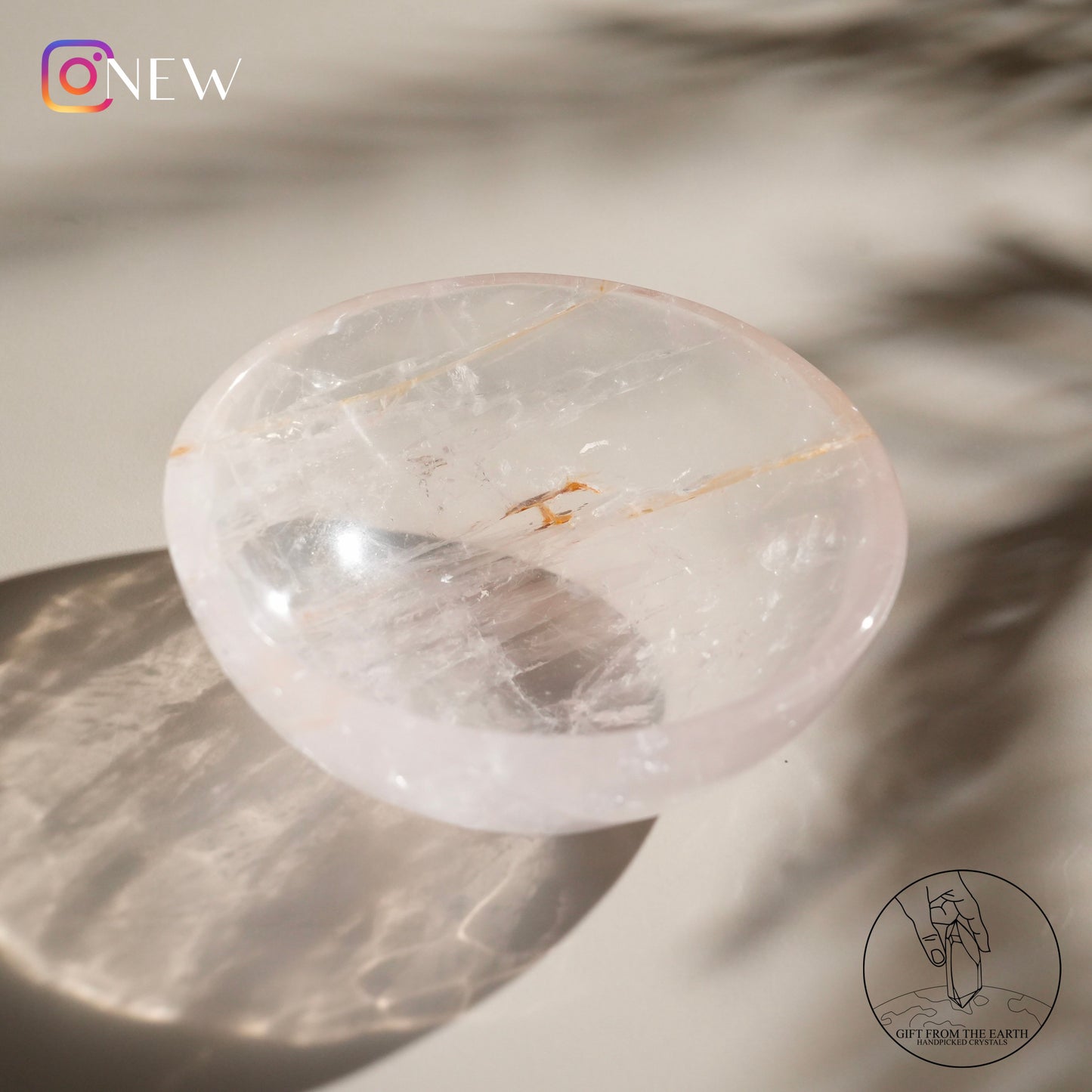 Clear quartz bowl (pale pink)