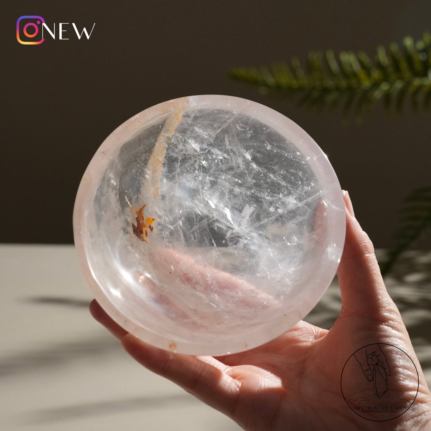 Clear quartz bowl (pale pink)