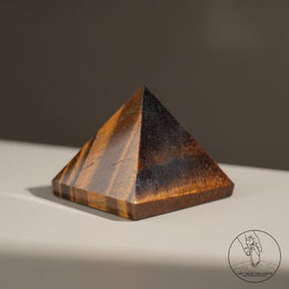 黃虎眼石金字塔