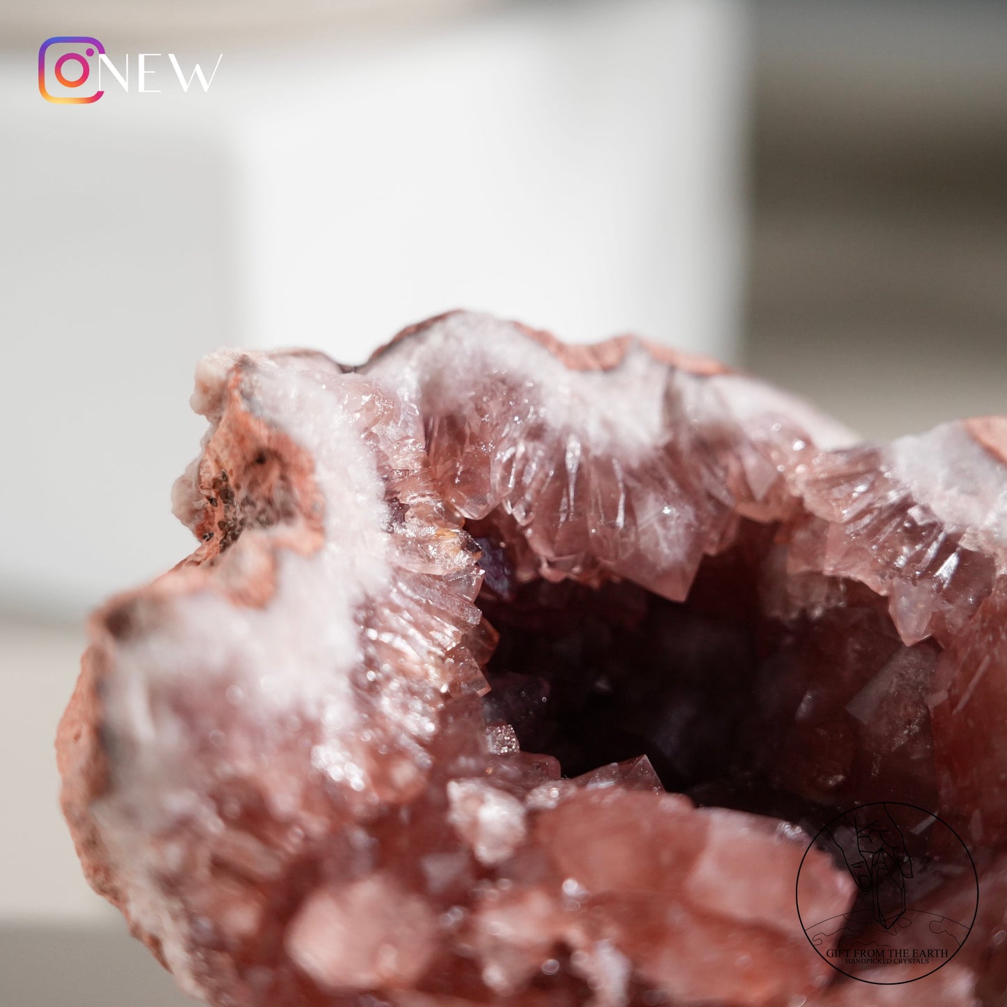 Argentinian pink-purple amethyst blossom agate cluster