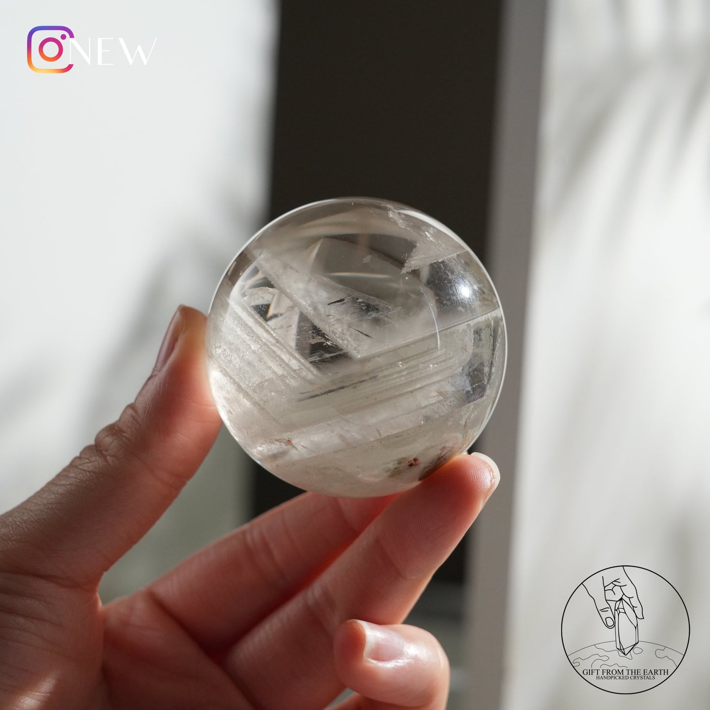 Multi-layered white phantom quartz sphere