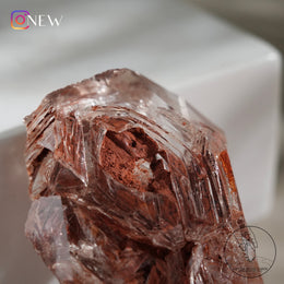 紅泥骸骨水晶
