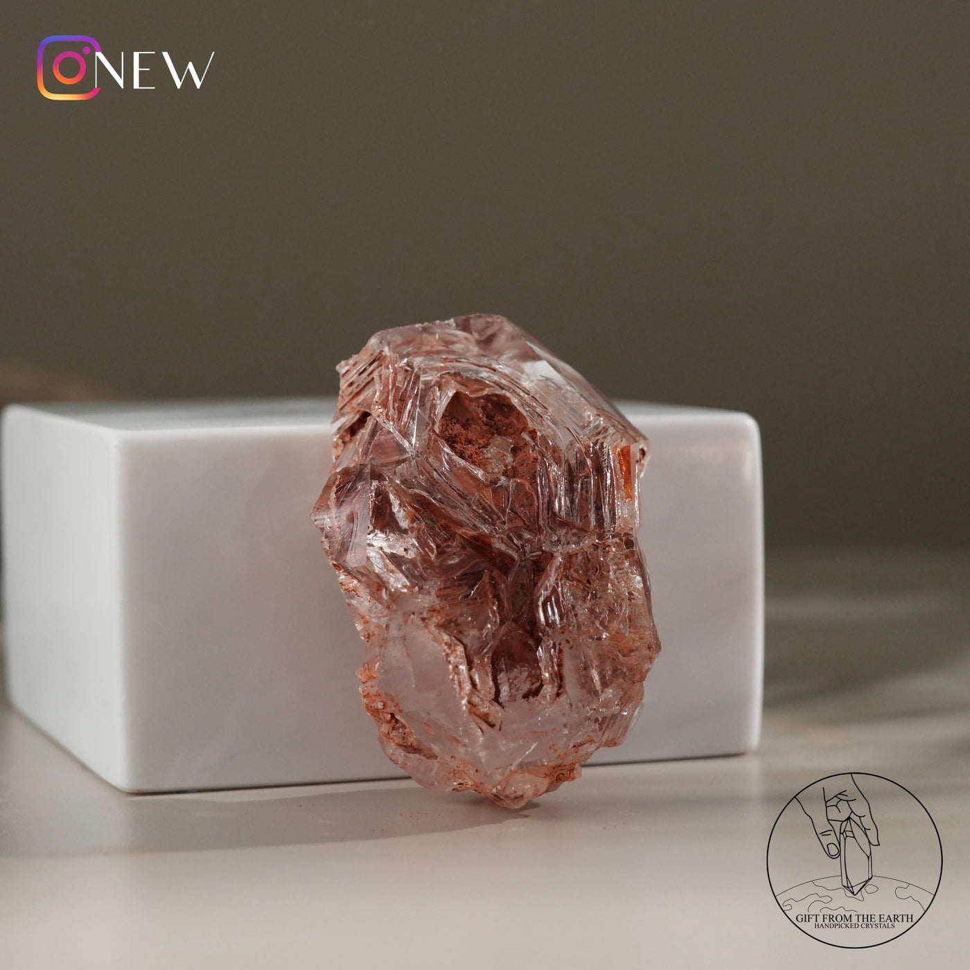 紅泥骸骨水晶