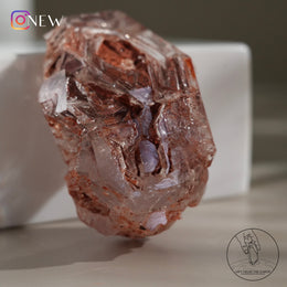 紅泥骸骨水晶